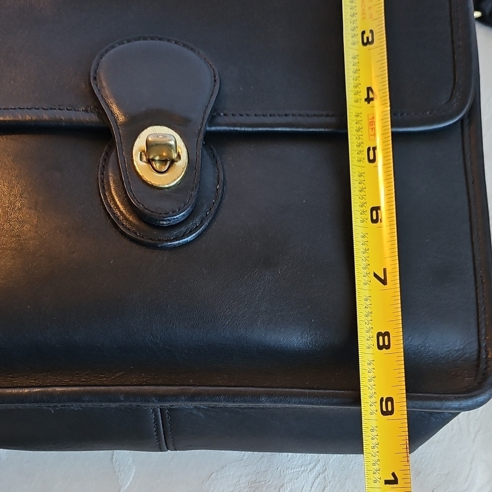 Coach Vintage Willis Black Leather Bag - Picture 12 of 14